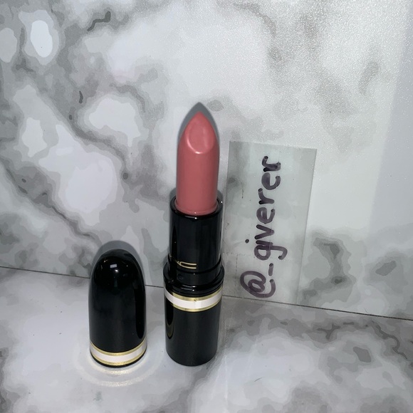HOW DARLING! Cremesheen Lipstick MAC